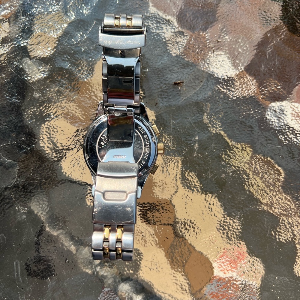 Ladies Michael Kors MK-5098 two tone watch. - Picture 2 of 6